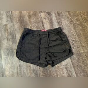 NWOT -Unionbay Women’s Utility Shorts-Size Medium